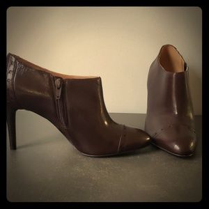 Perfect work heel ankle high skinny heel